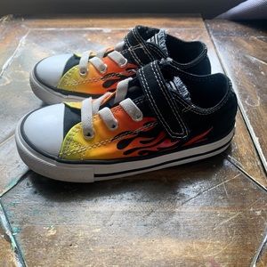 Converse toddler size 8